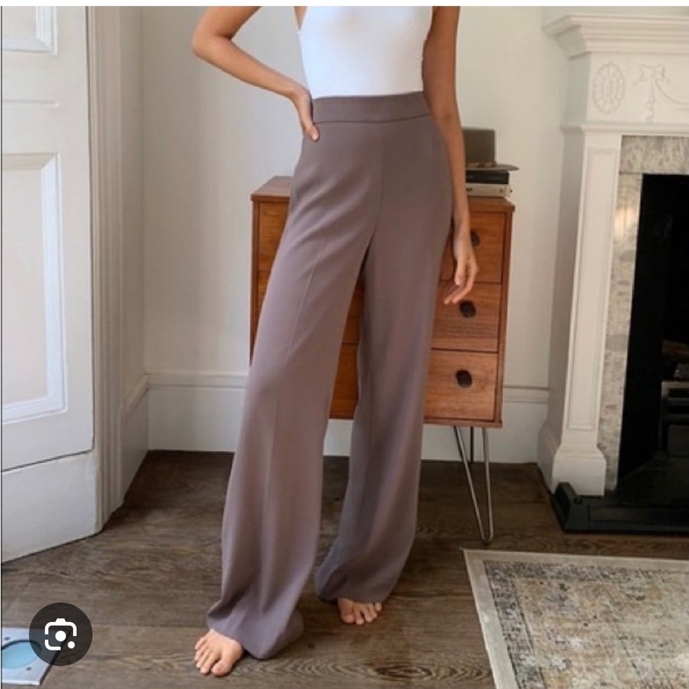 Aritzia Women's Taupe Pants